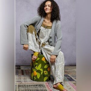 POL Chenille Gray Sweater w Flower buttons